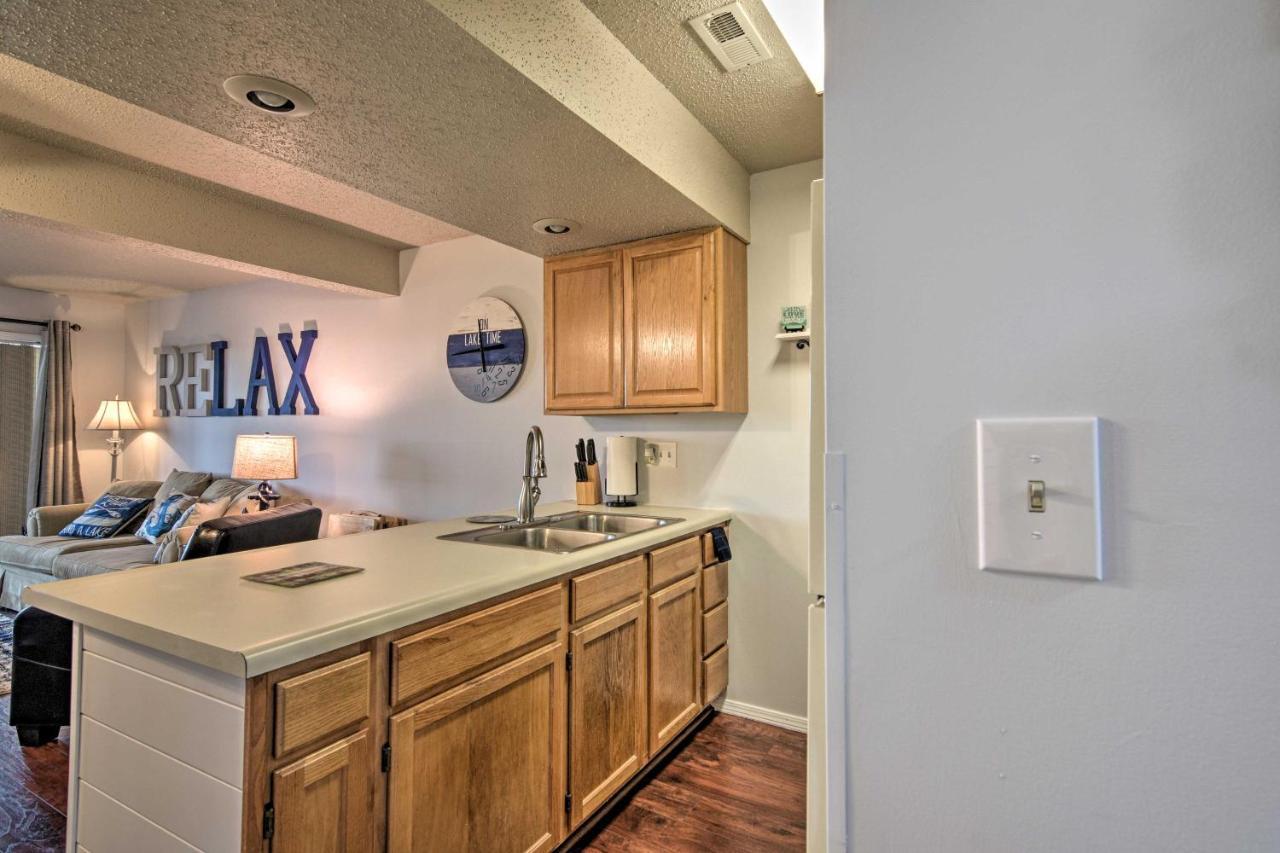 Reed Springs Condo With Furnished Deck And Pool Access Reeds Spring Exterior photo