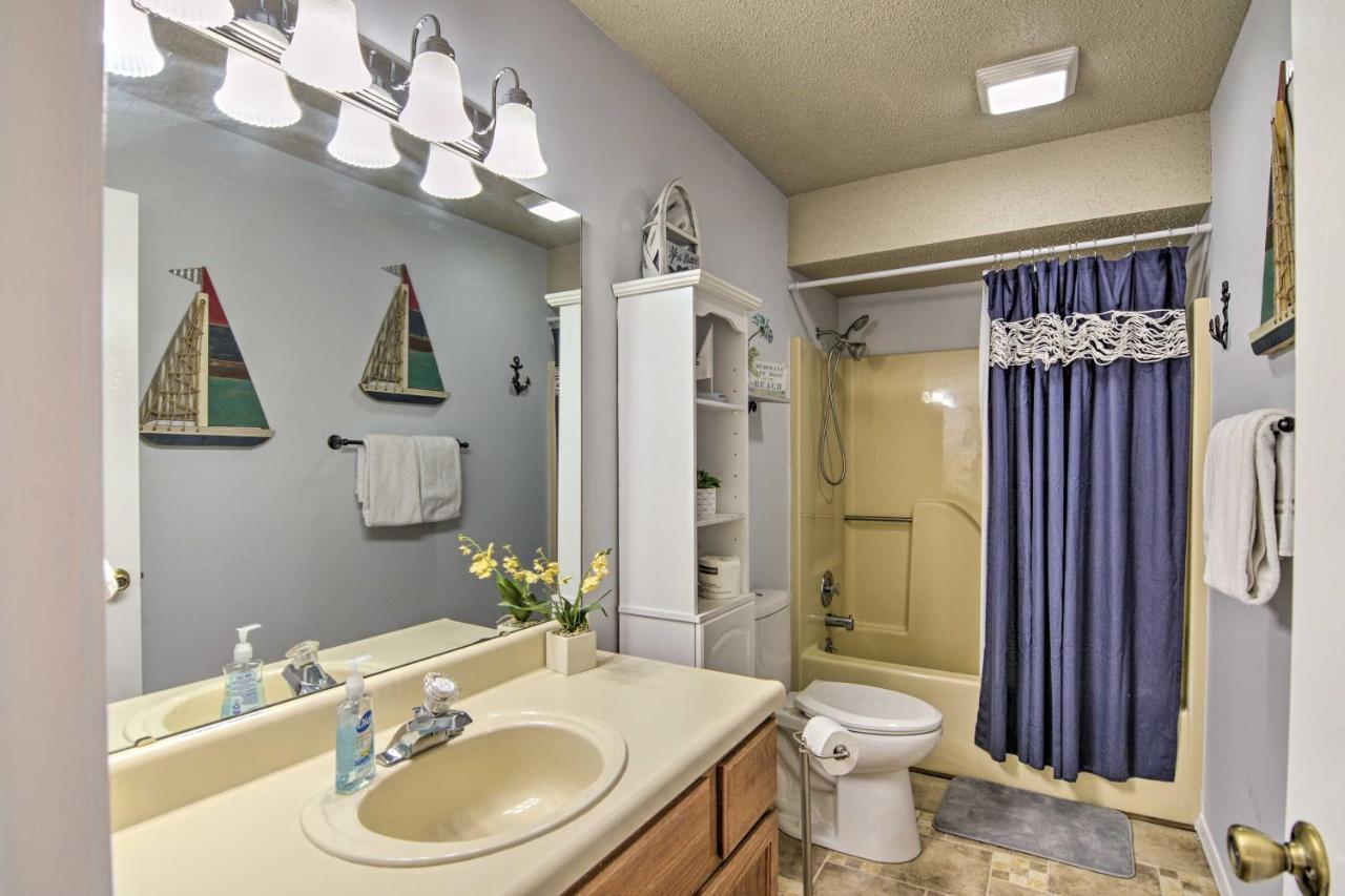 Reed Springs Condo With Furnished Deck And Pool Access Reeds Spring Exterior photo
