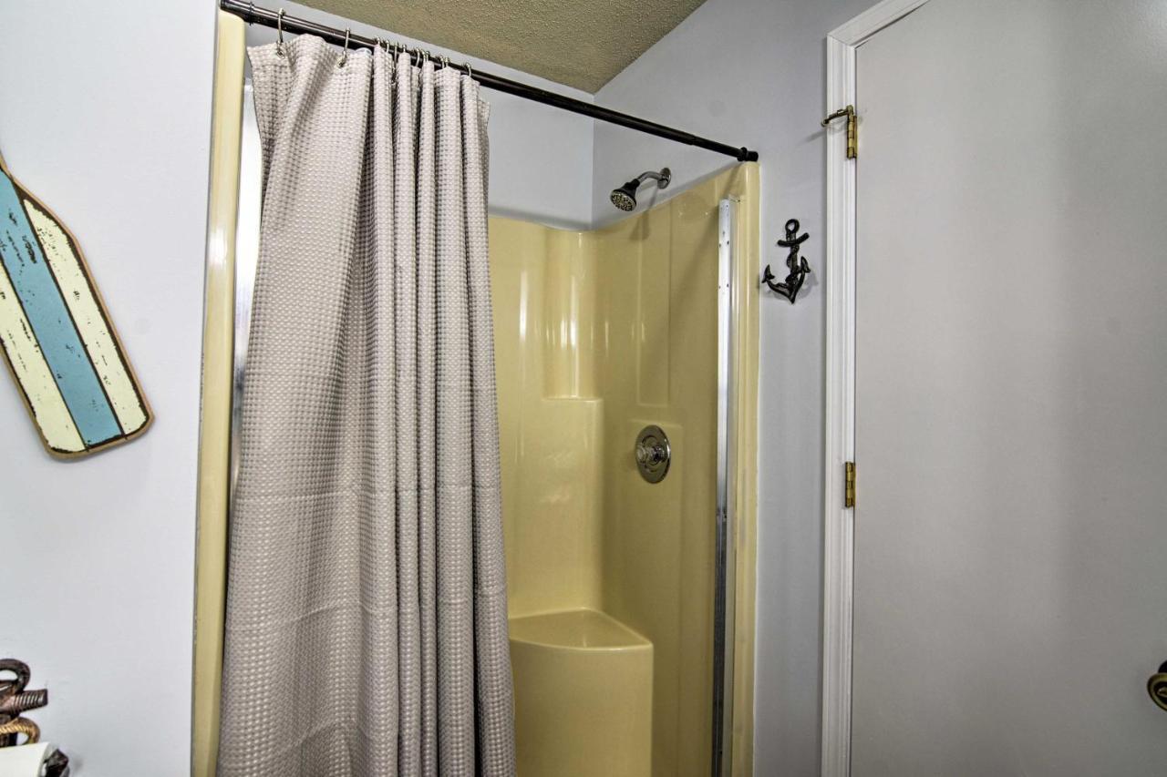 Reed Springs Condo With Furnished Deck And Pool Access Reeds Spring Exterior photo